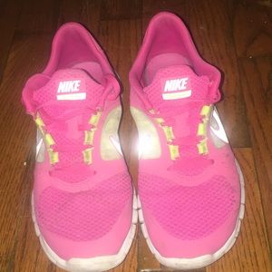 Nike free runs, pink, 5 YOUTH